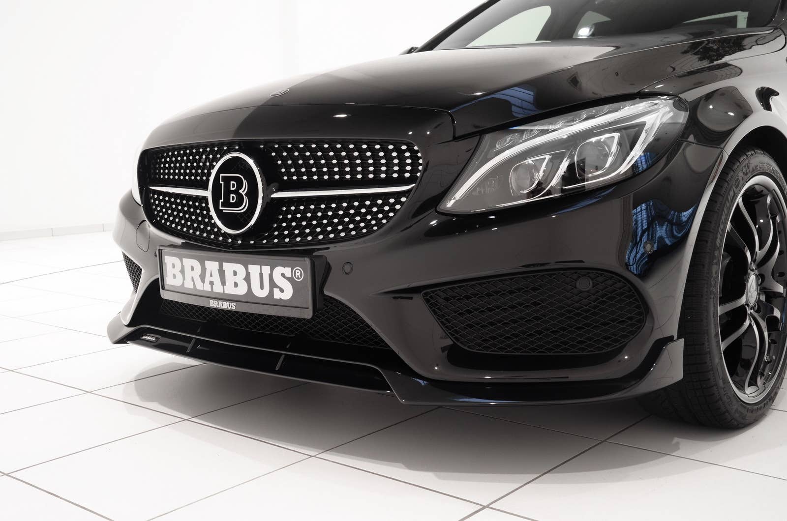 Mercedes-Benz C450 AMG Sport by Brabus grille