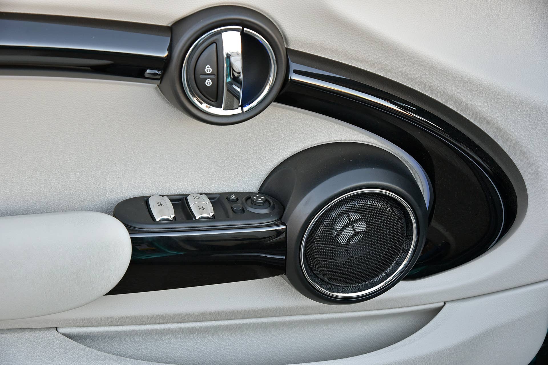 2016 Mini Cooper S Convertible door trim