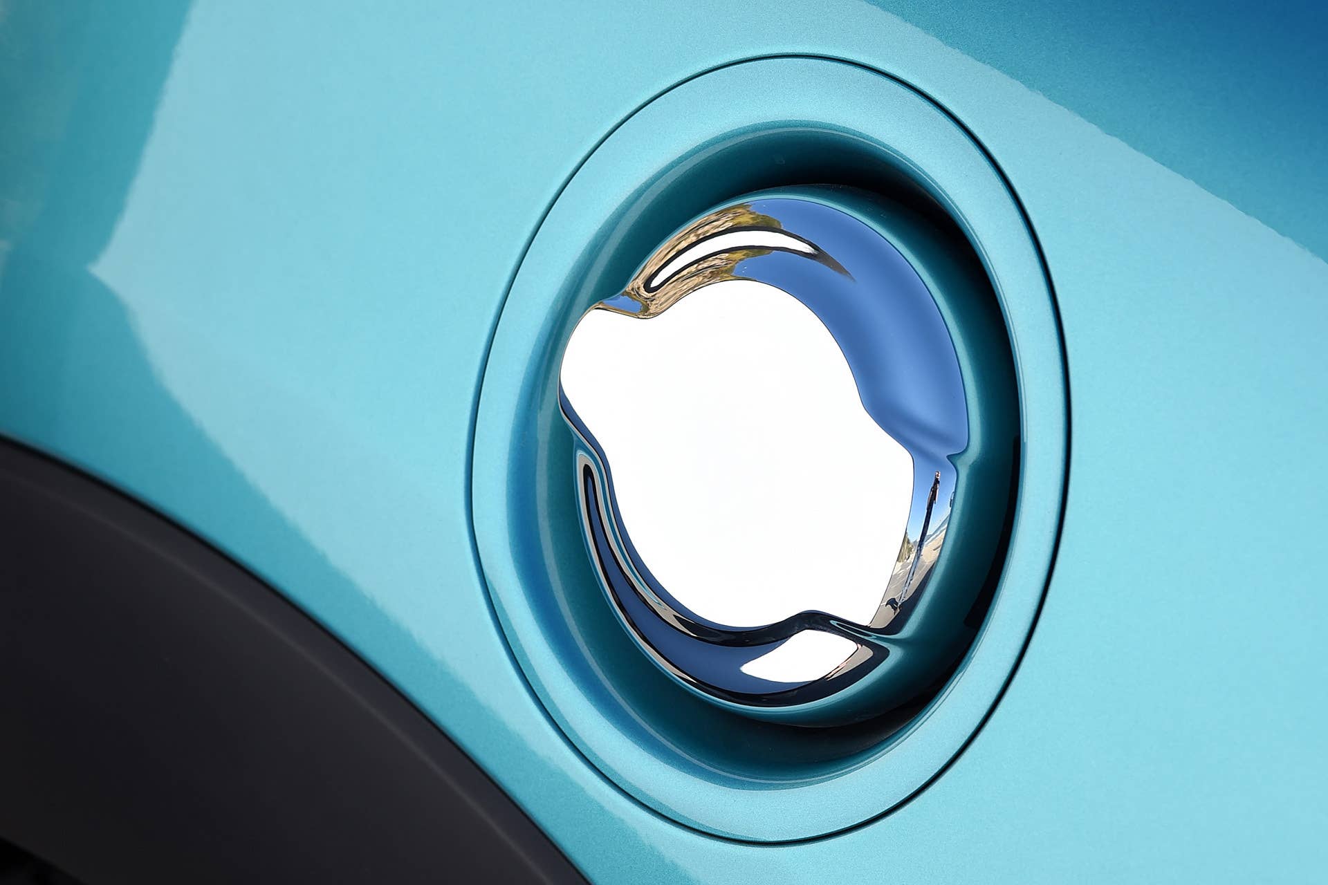 2016 Mini Cooper S Convertible fuel door