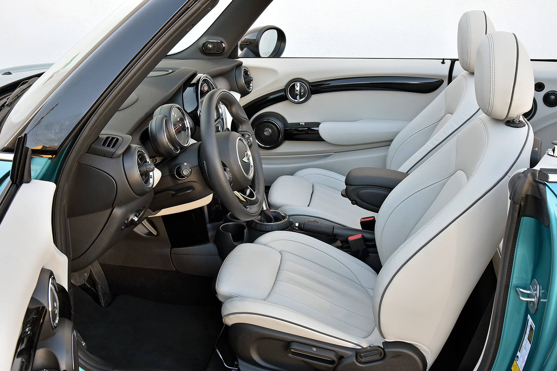 2016 Mini Cooper S Convertible front seats