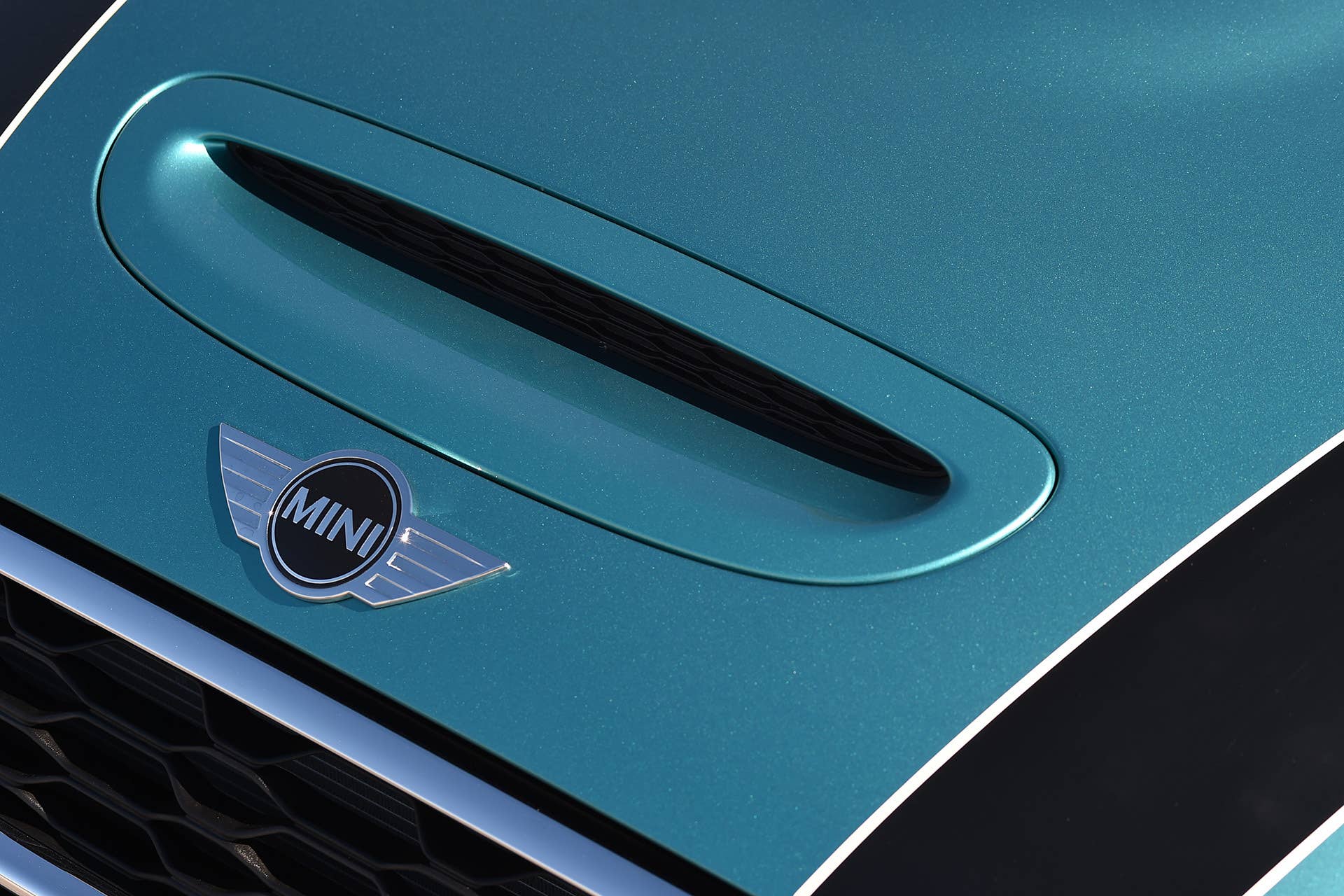 2016 Mini Cooper S Convertible hood scoop
