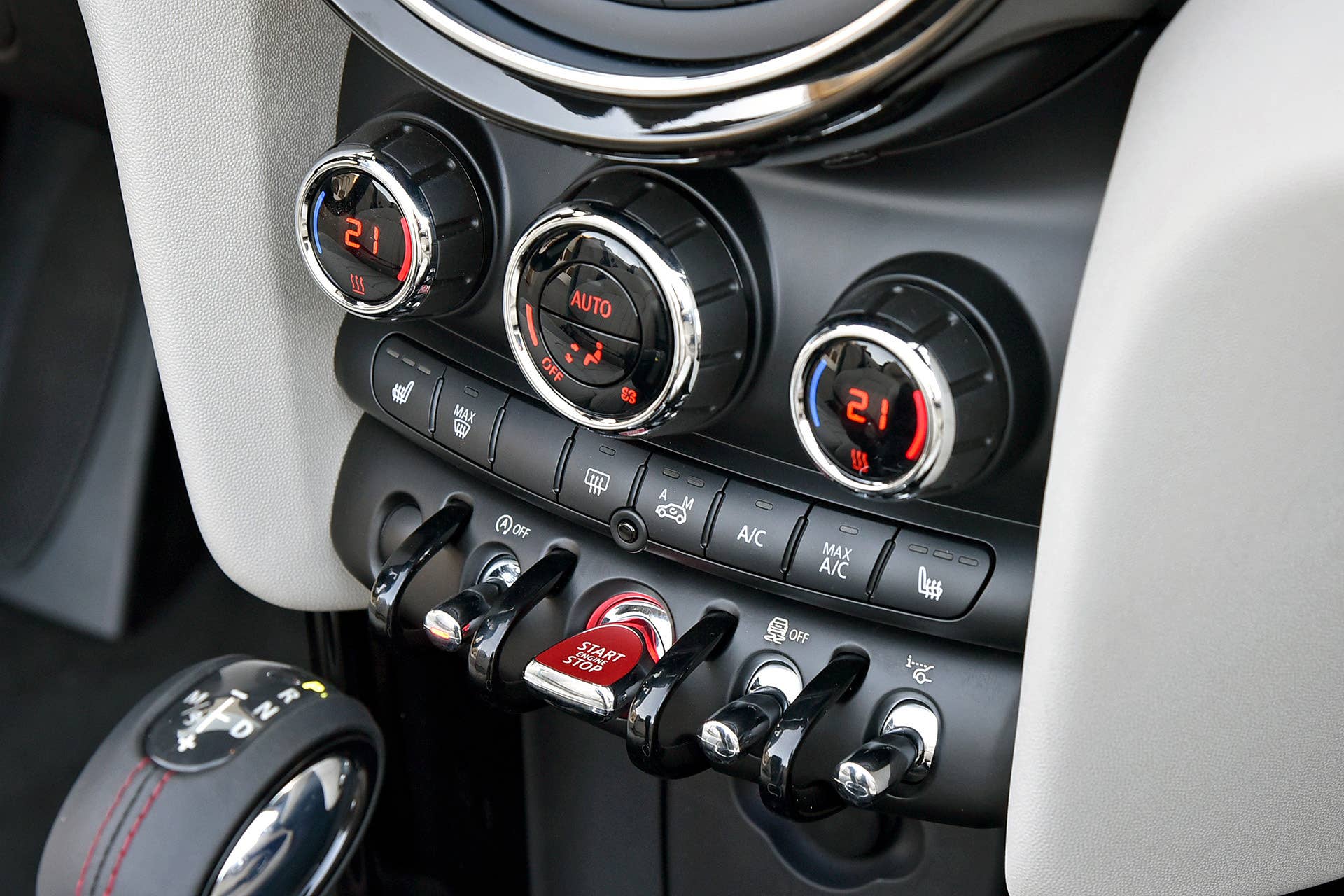 2016 Mini Cooper S Convertible instrument panel