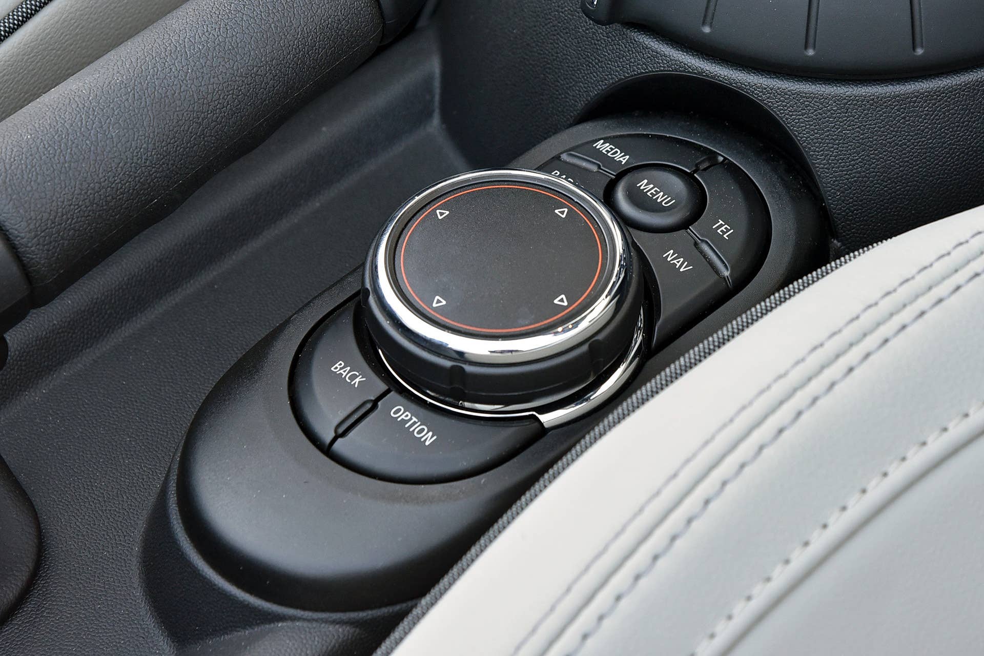 2016 Mini Cooper S Convertible multimedia system controls