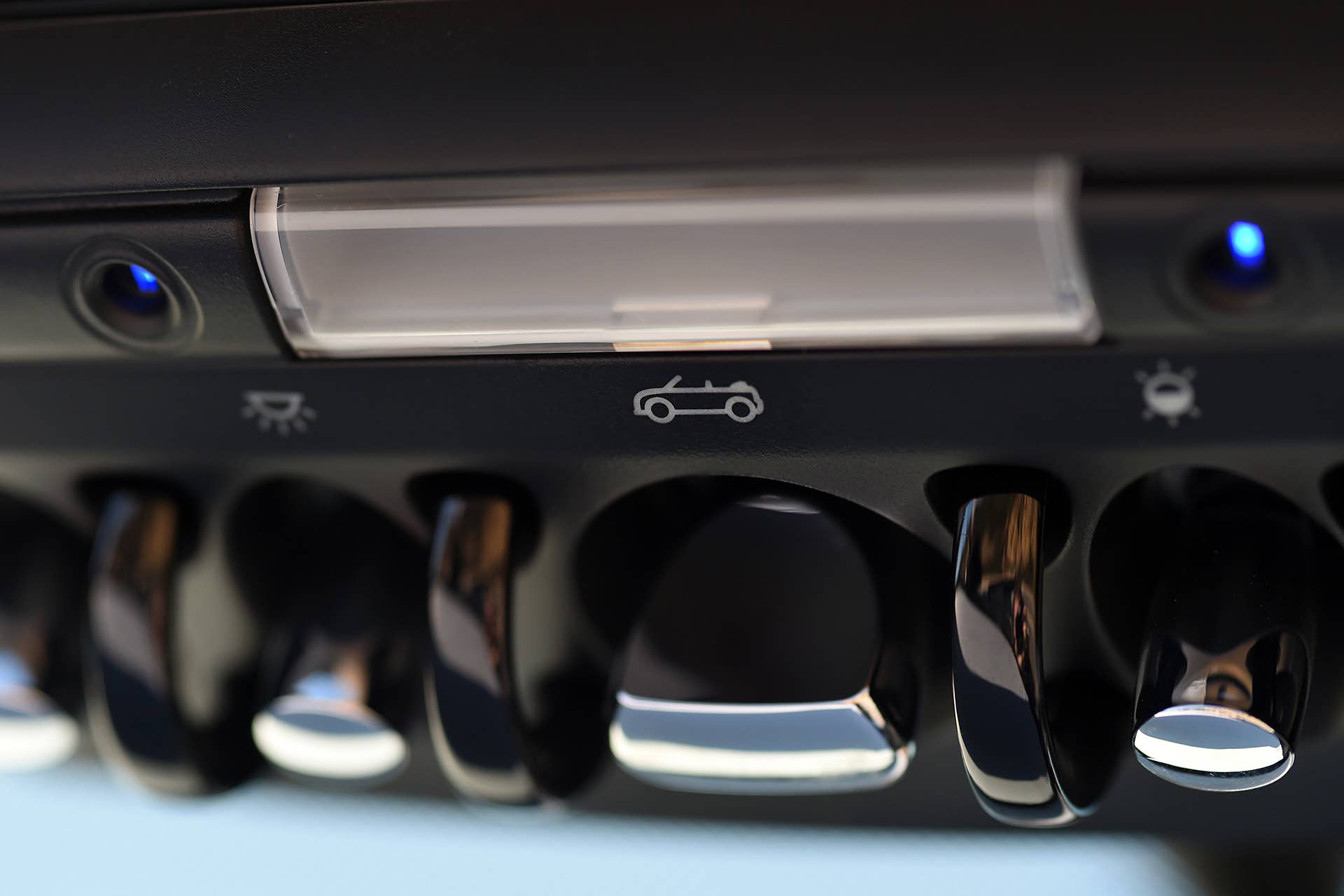 2016 Mini Cooper S Convertible top controls