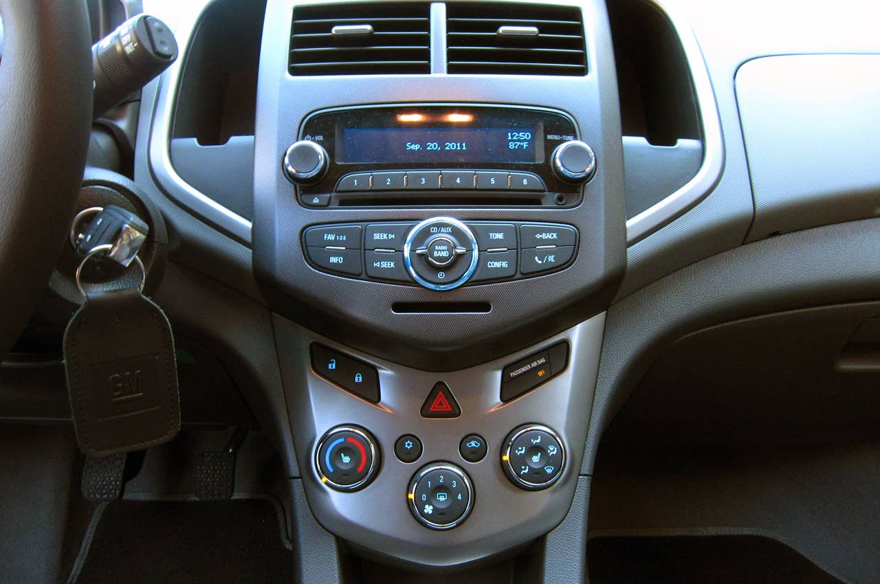2012 Chevrolet Sonic instrument panel
