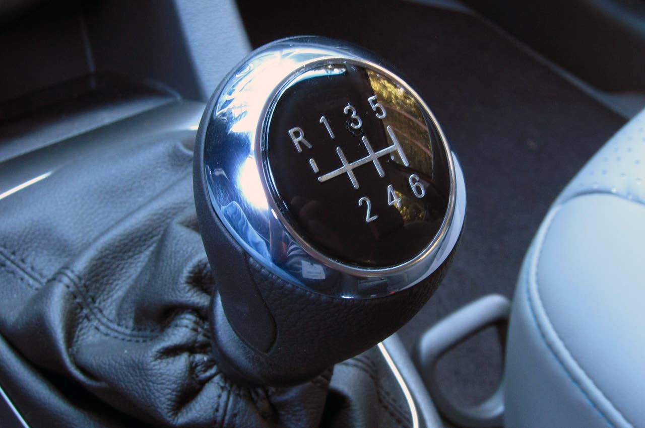 2012 Chevrolet Sonic shifter