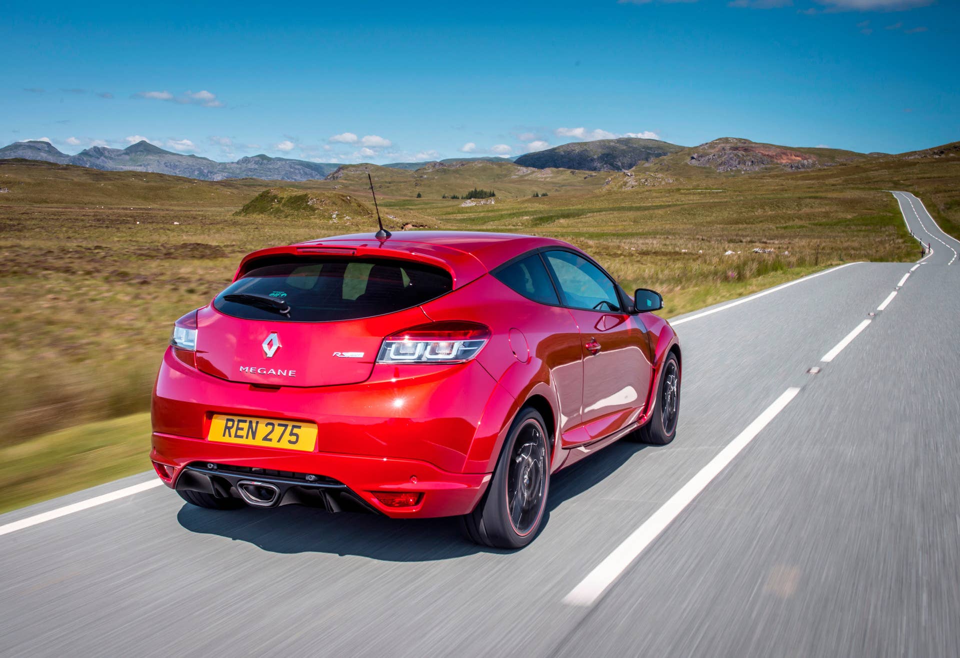 Renault Mégane RS 275 Cup-S rear 3/4 moving