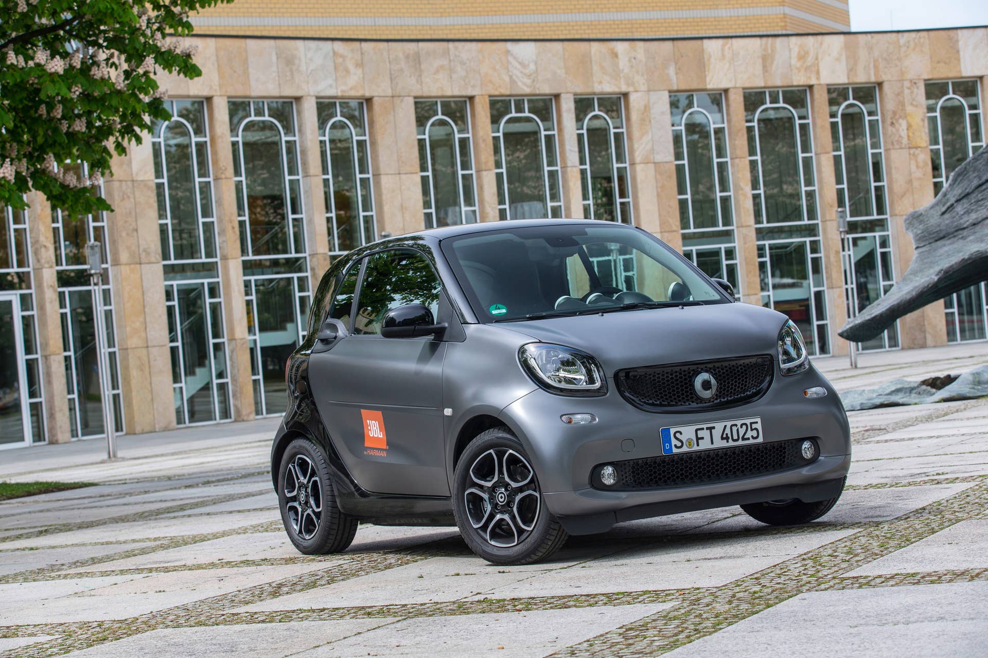 smart forgigs fortwo city coupe with jbl