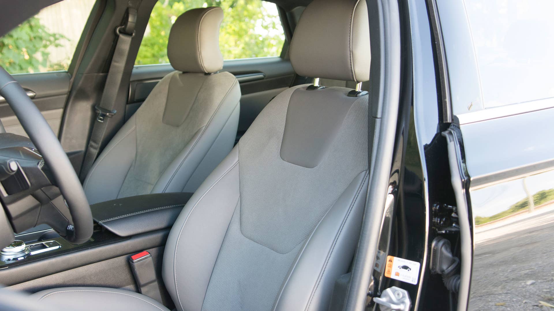 2017 ford fusion sport front seats
