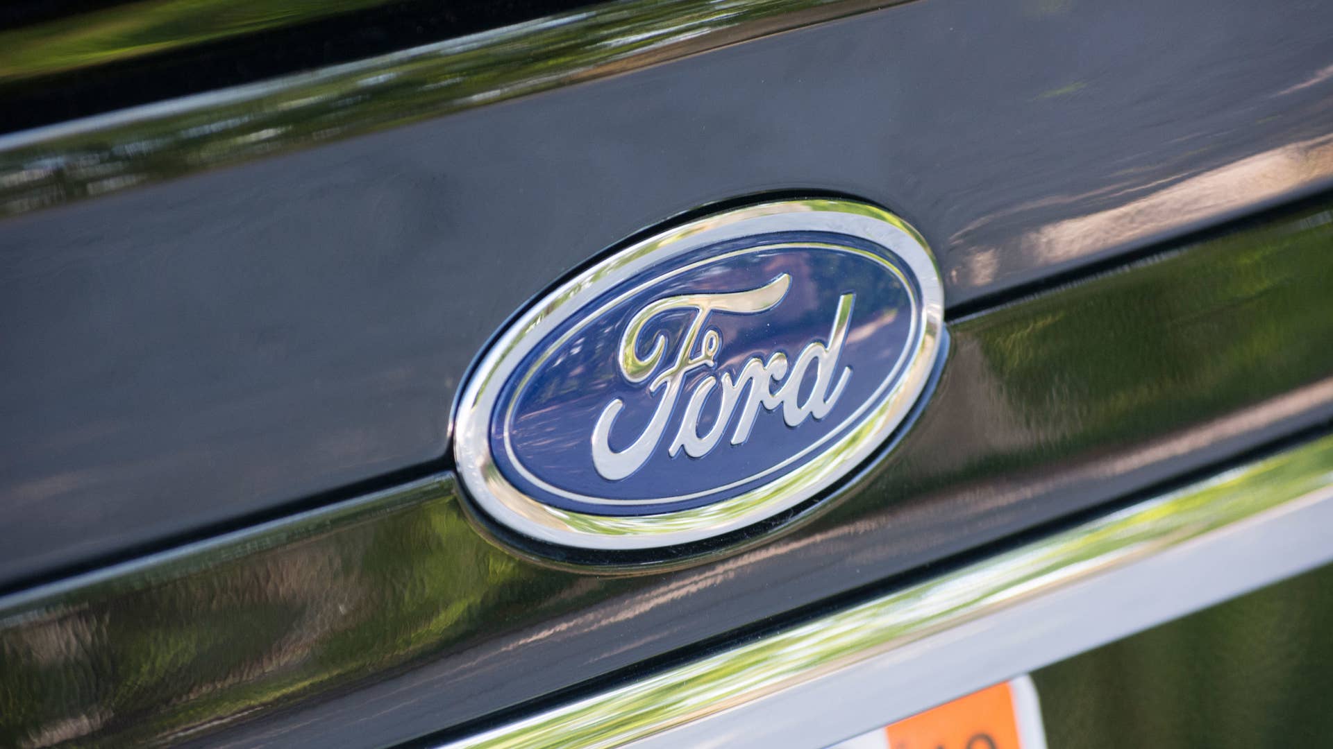 2017 ford fusion sport rear blue oval ford badge