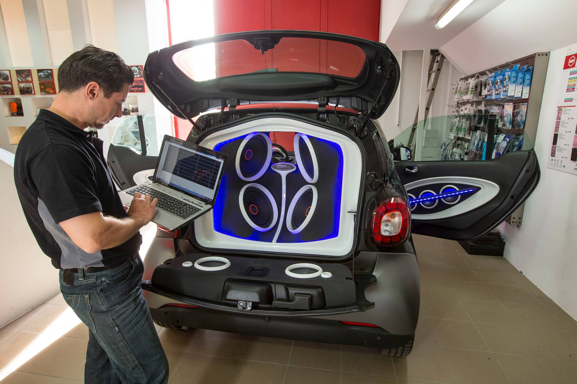 smart forgigs fortwo city coupe with jbl setup
