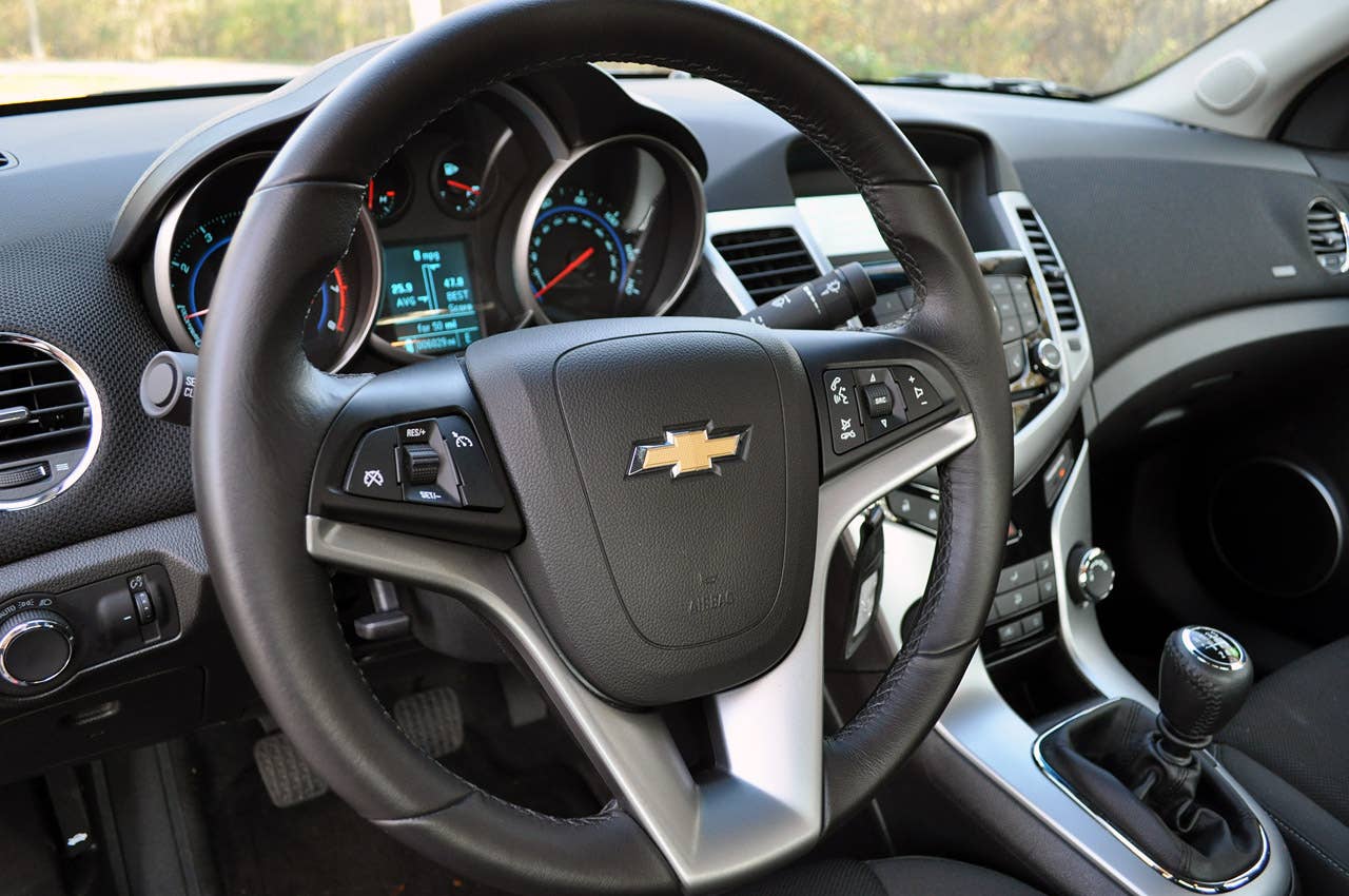 2012 Chevrolet Cruze Eco steering wheel