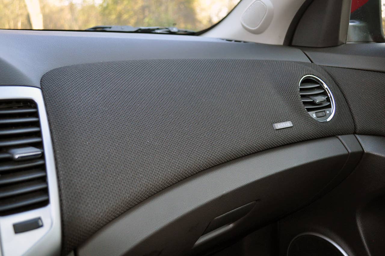 2012 Chevrolet Cruze Eco dash