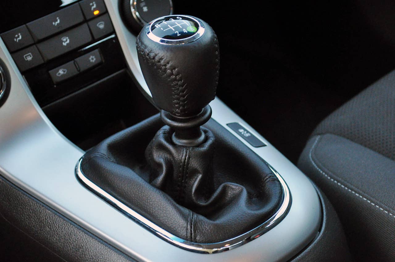 2012 Chevrolet Cruze Eco shifter