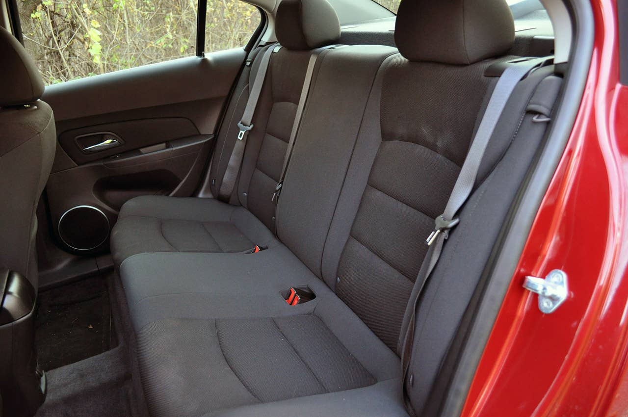 2012 Chevrolet Cruze Eco rear seats