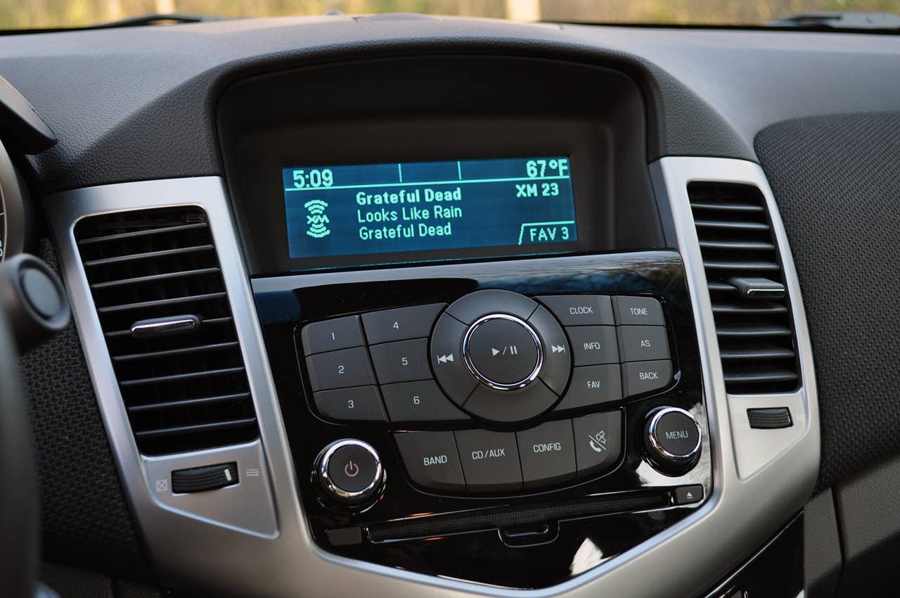 2012 Chevrolet Cruze Eco audio controls