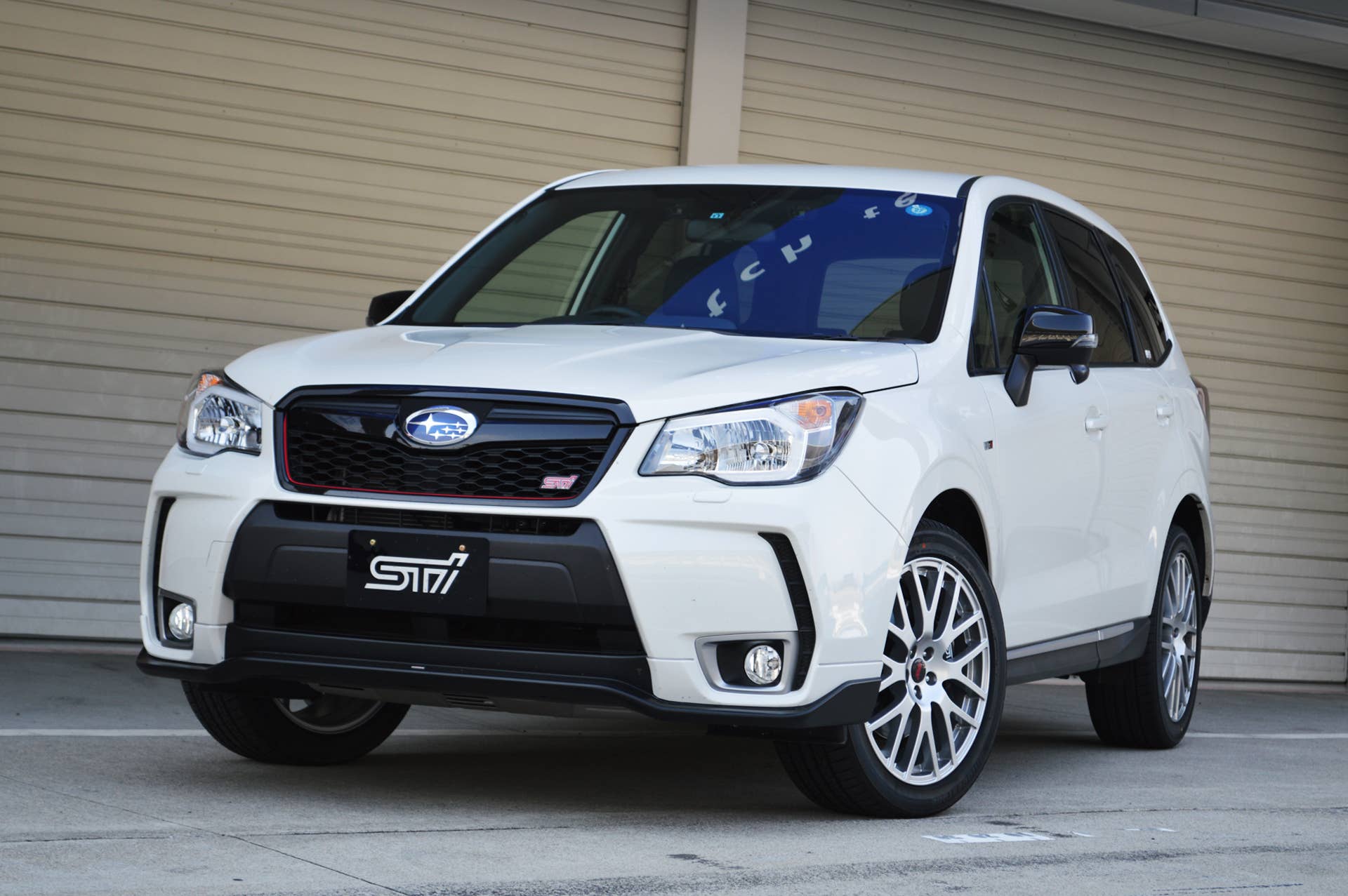 2016 Subaru Forester tS white front