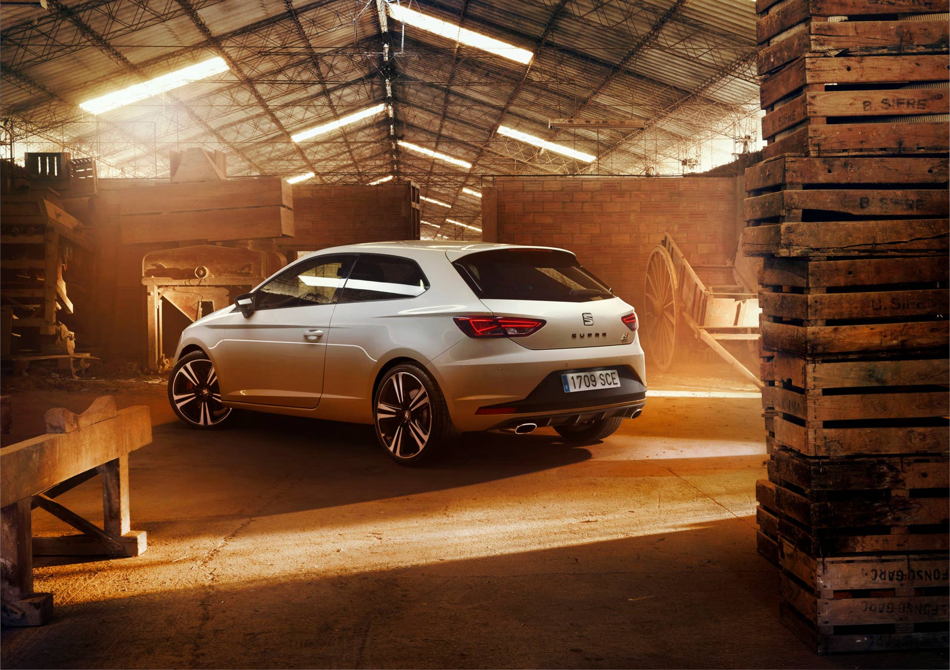 Seat Leon Cupra 290 rear 3/4