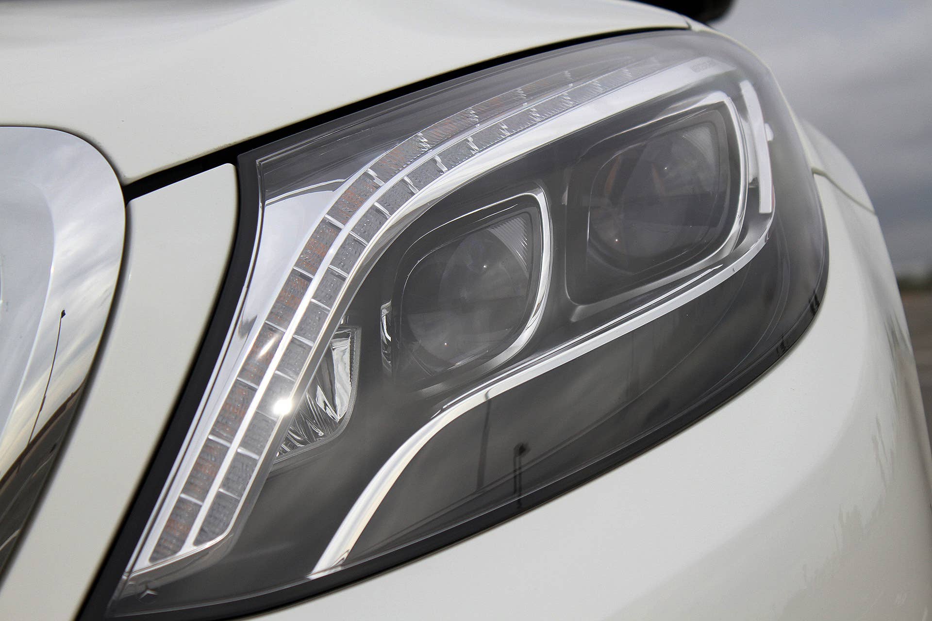 2016 Mercedes-Maybach S600 headlight