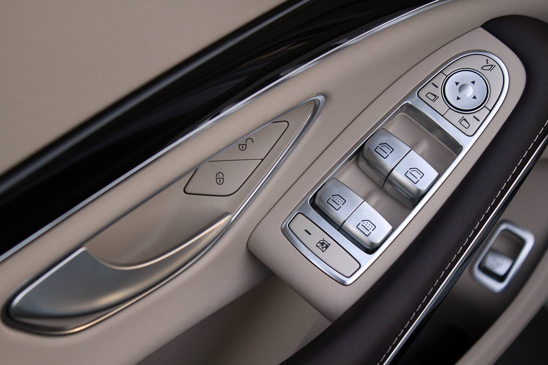 2016 Mercedes-Maybach S600 door controls