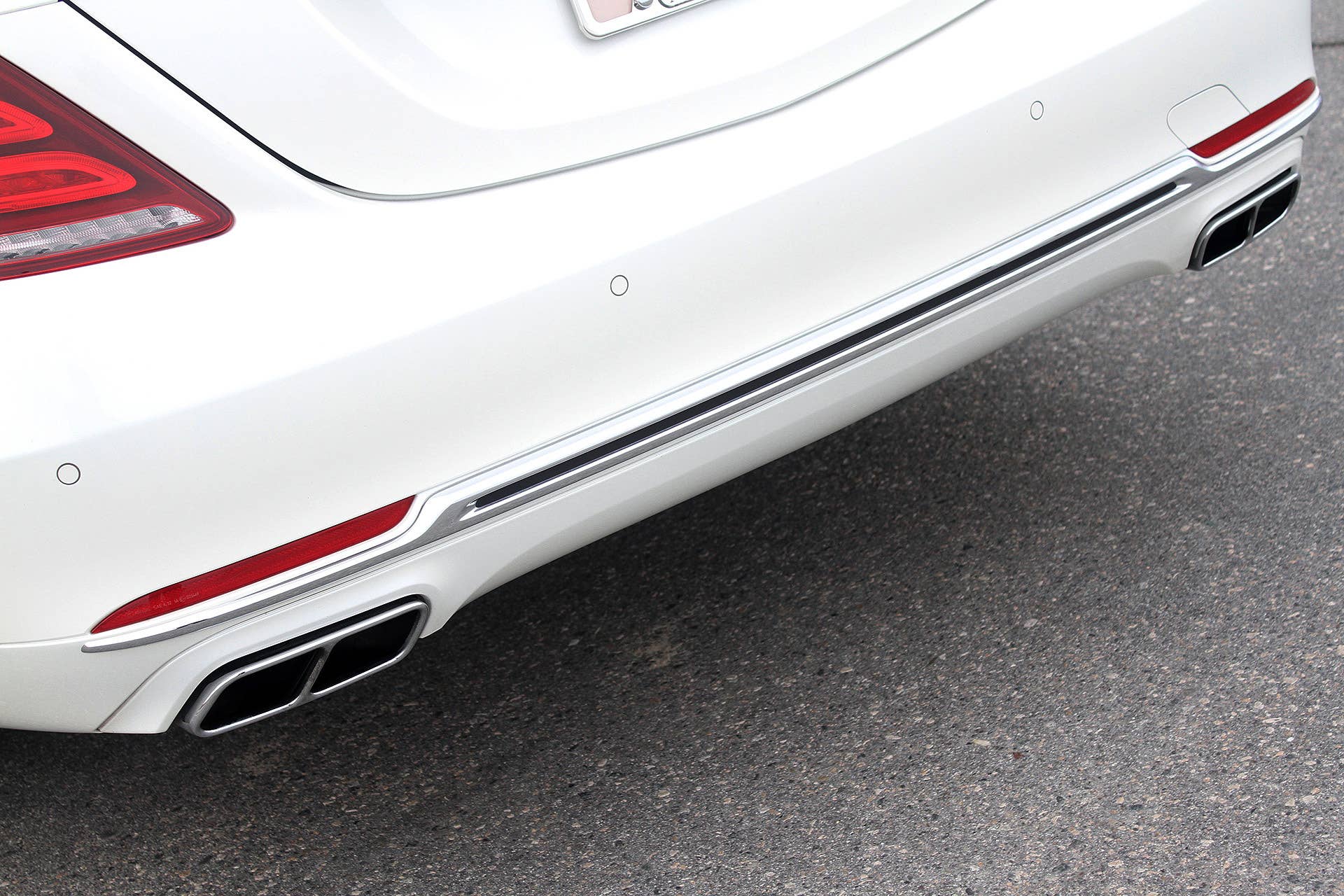 2016 Mercedes-Maybach S600 rear fascia