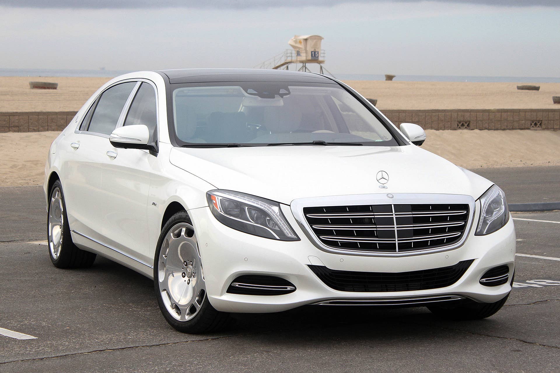 2016 Mercedes-Maybach S600 front 3/4 view