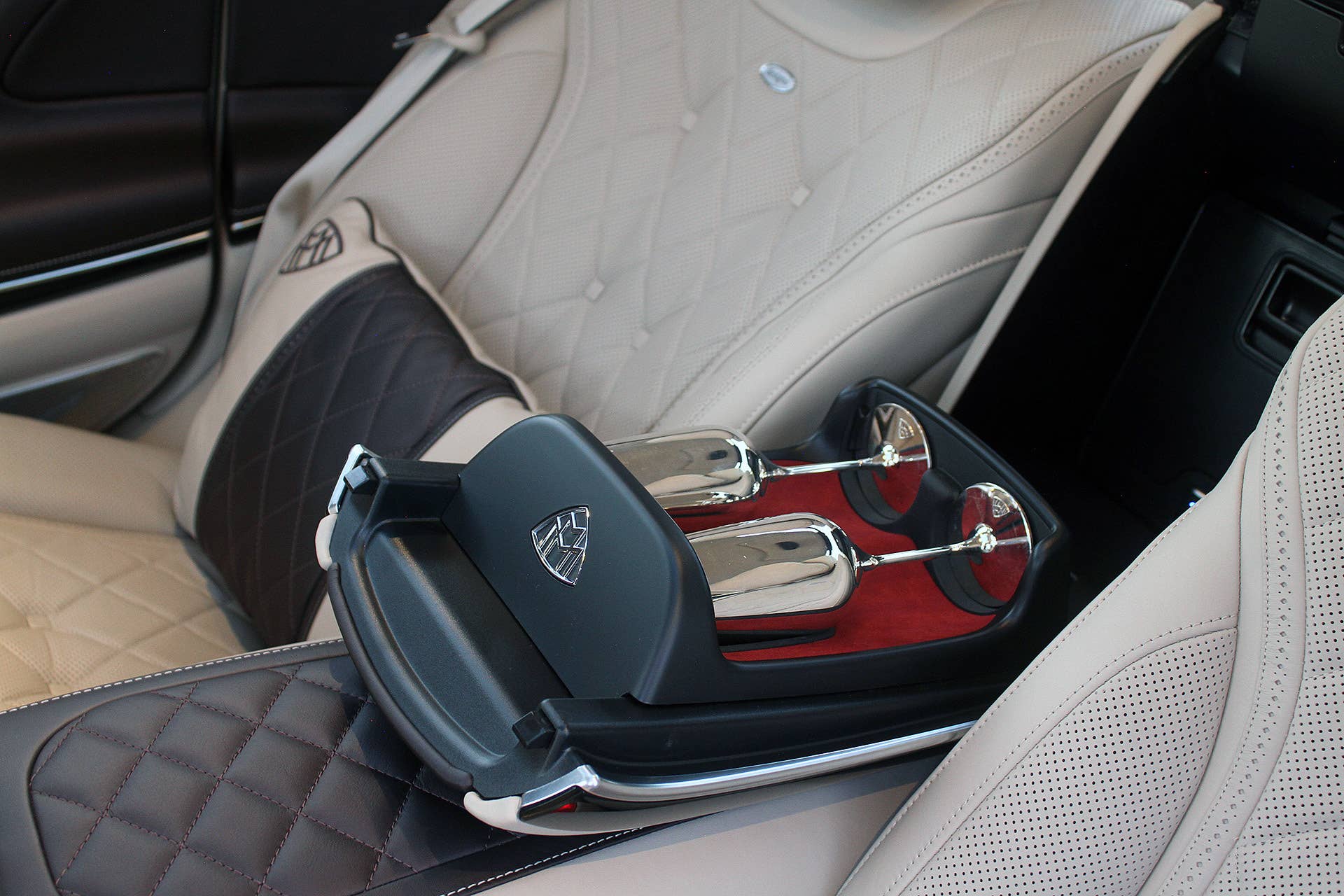 2016 Mercedes-Maybach S600 champagne glasses