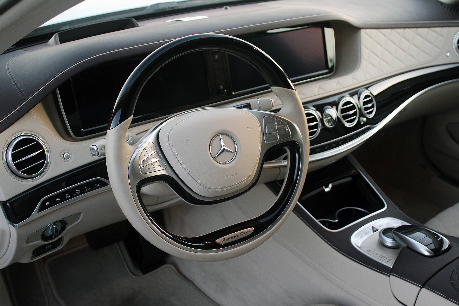 2016 Mercedes-Maybach S600 interior