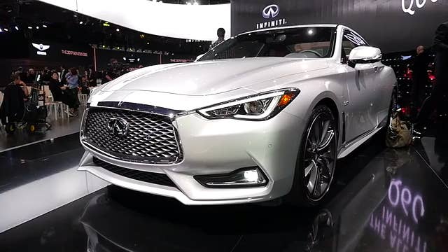 2017 Infiniti Q60 Coupe | 2016 NAIAS | Beauty-Roll
