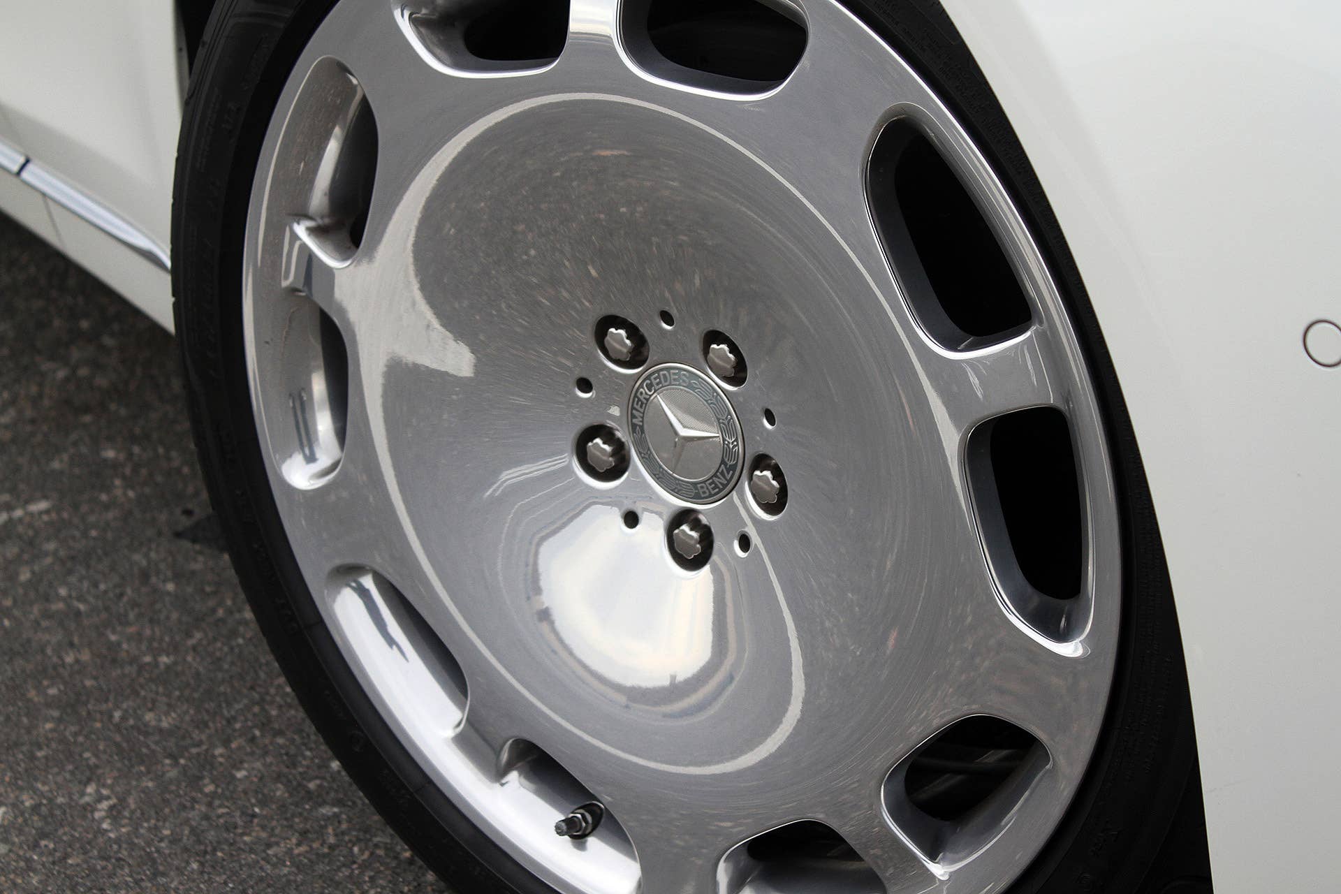 2016 Mercedes-Maybach S600 wheel