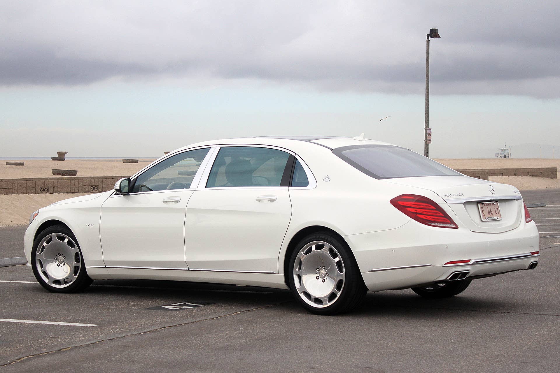 2016 Mercedes-Maybach S600 rear 3/4 view