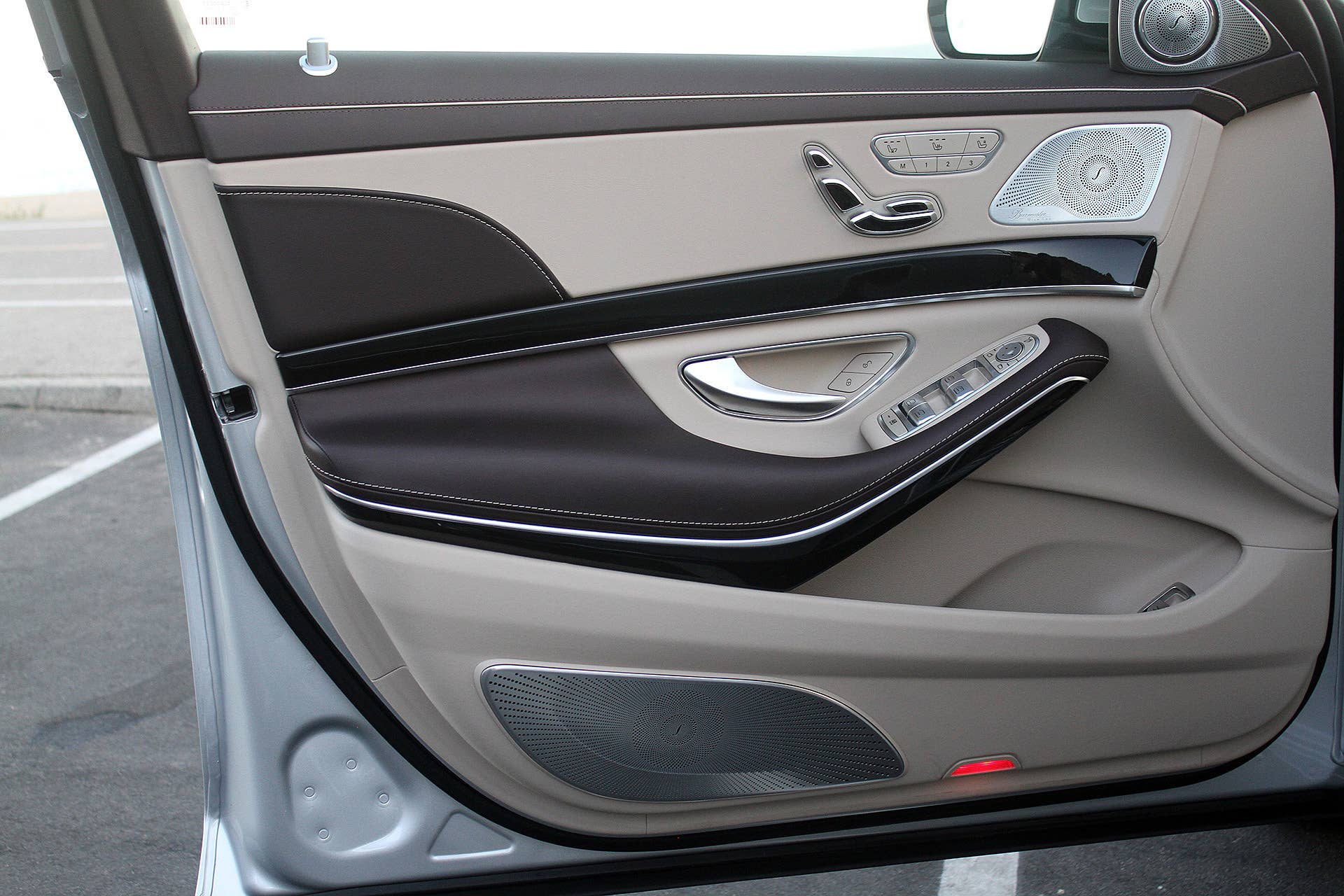 2016 Mercedes-Maybach S600 door