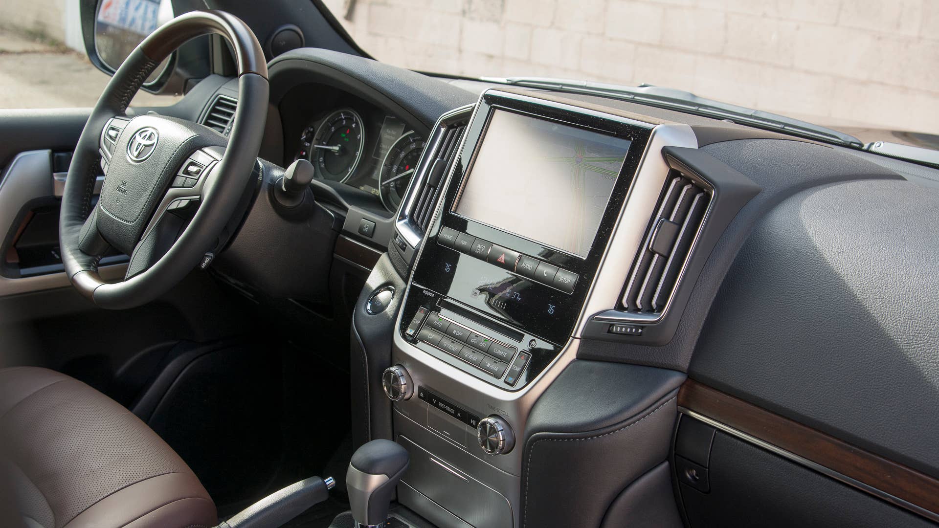 2016 toyota land cruiser interior cabin