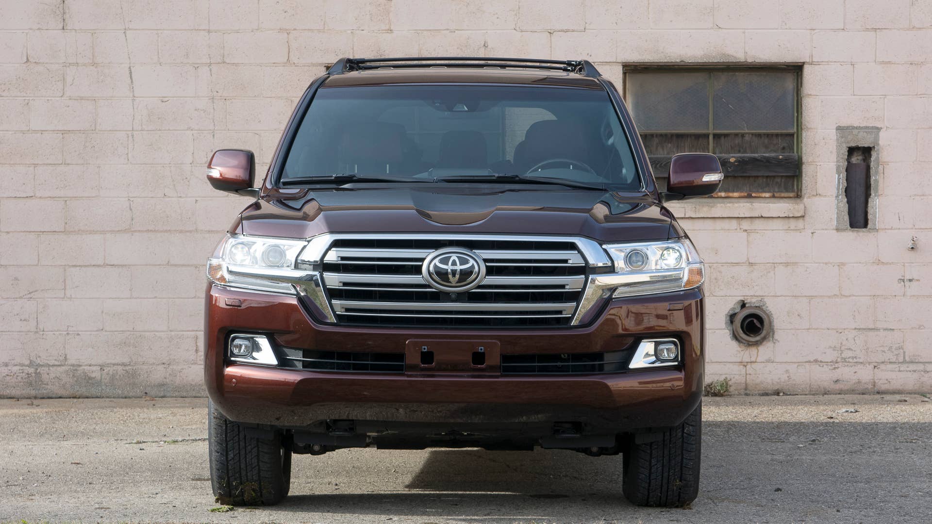 2016 toyota land cruiser head on suv