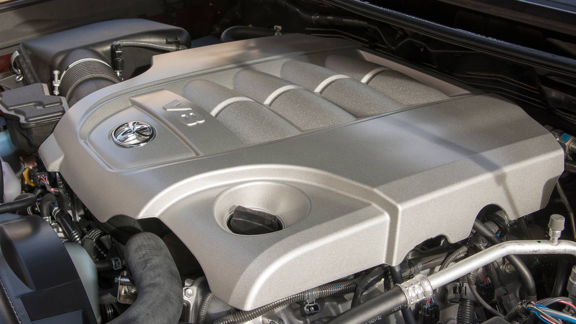 engine cover toyota land cruiser v8