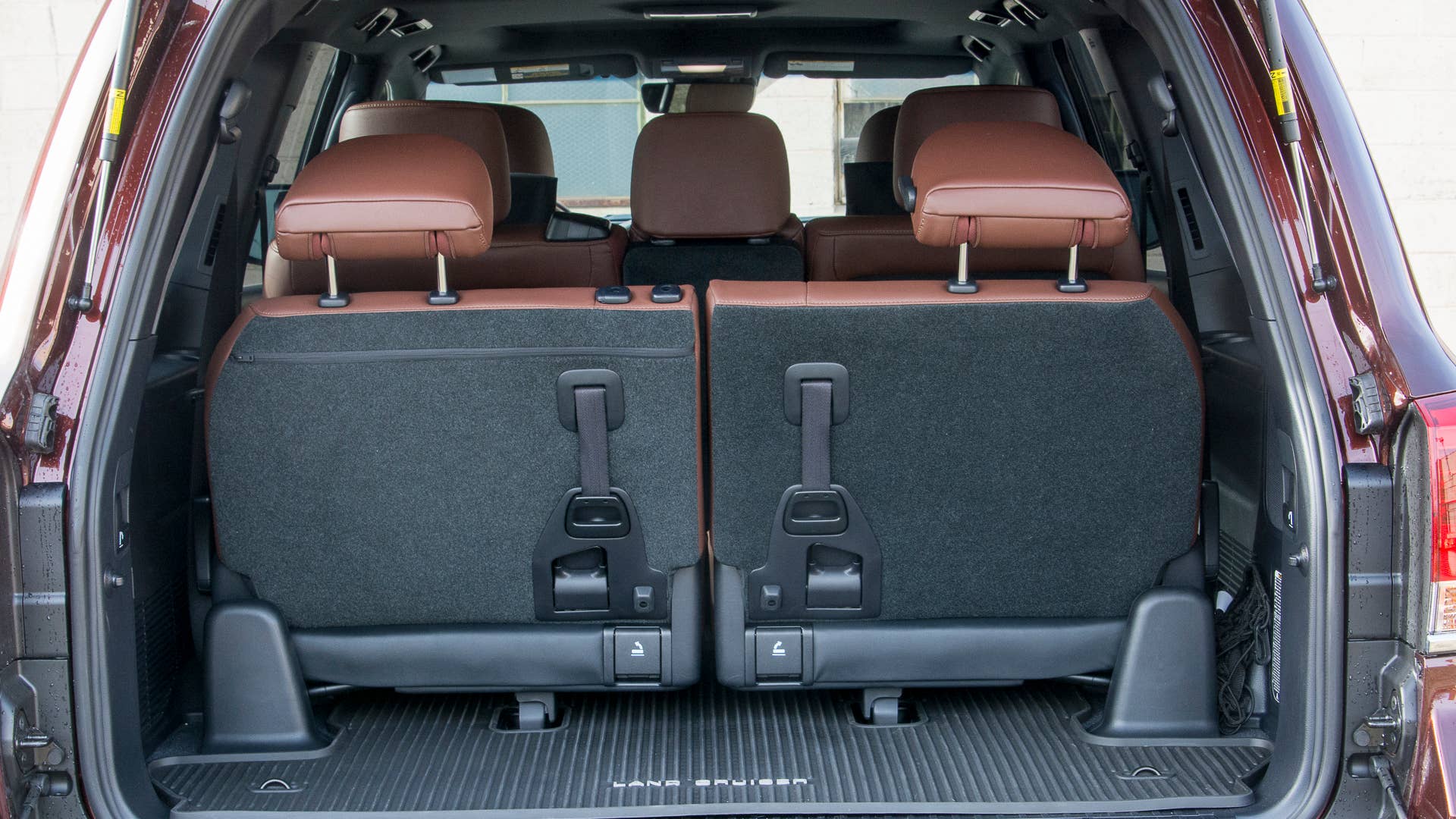 trunk toyota land cruiser third row 2016