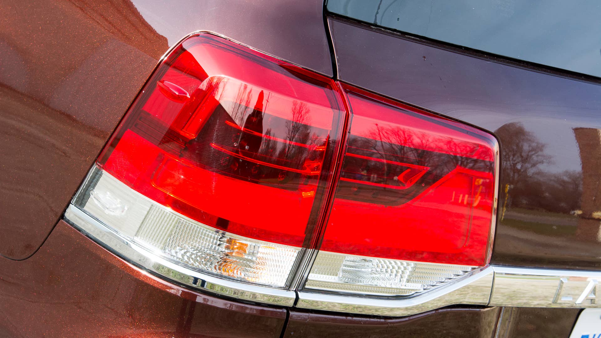 2016 land cruiser toyota taillight