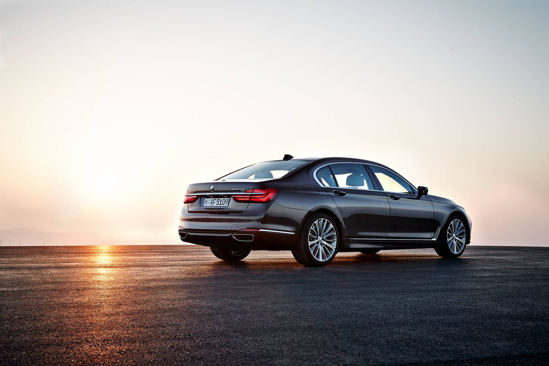 back rear 7 series bmw 2016