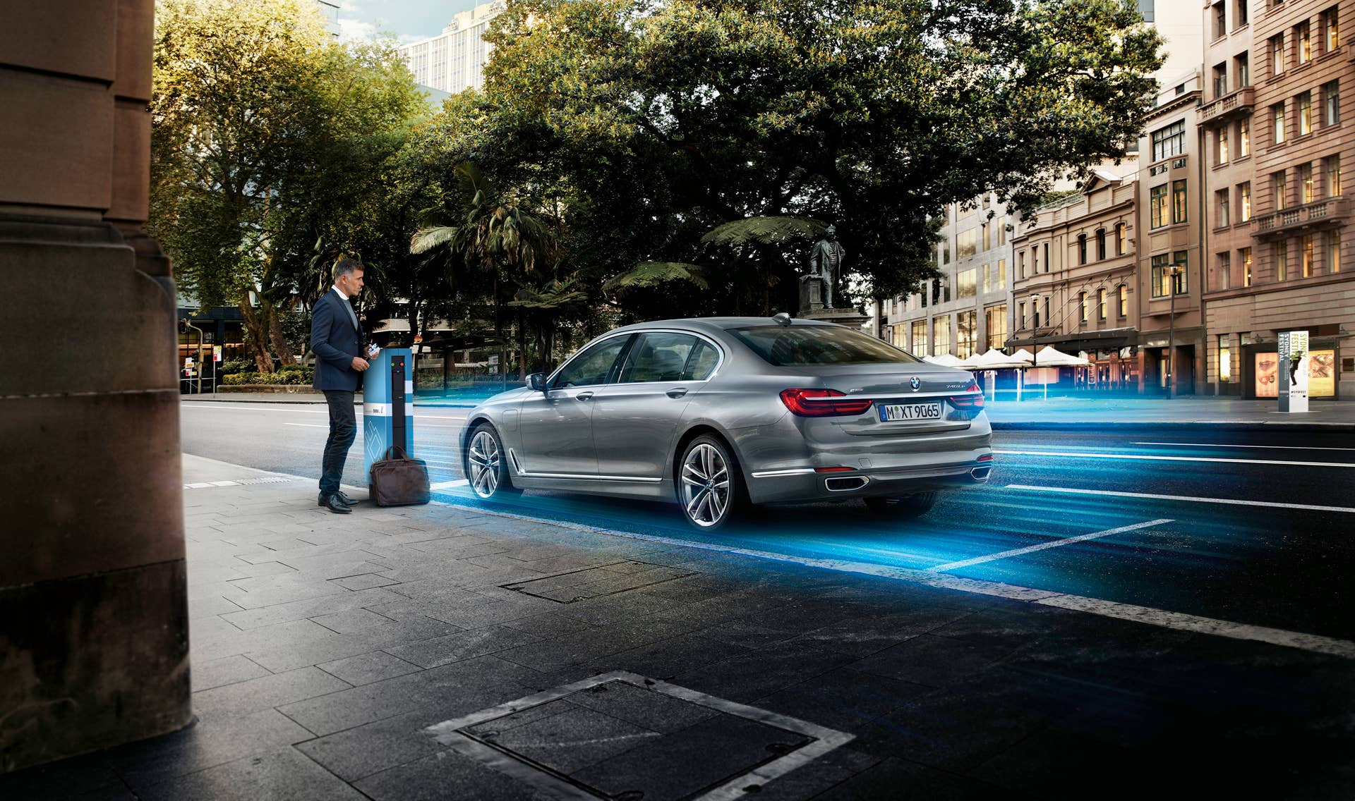 charging bmw 7 series electric hybrid