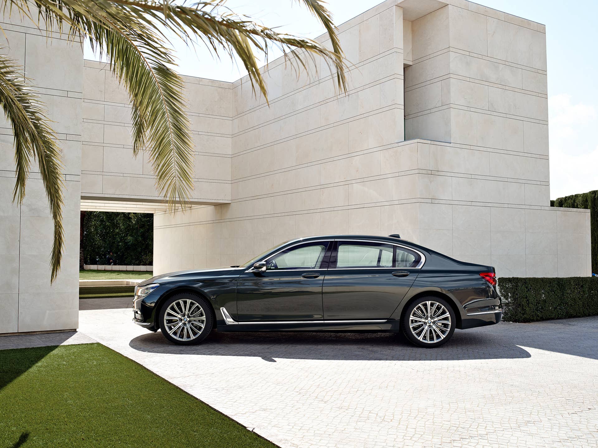 profile bmw house 7 series palm tree