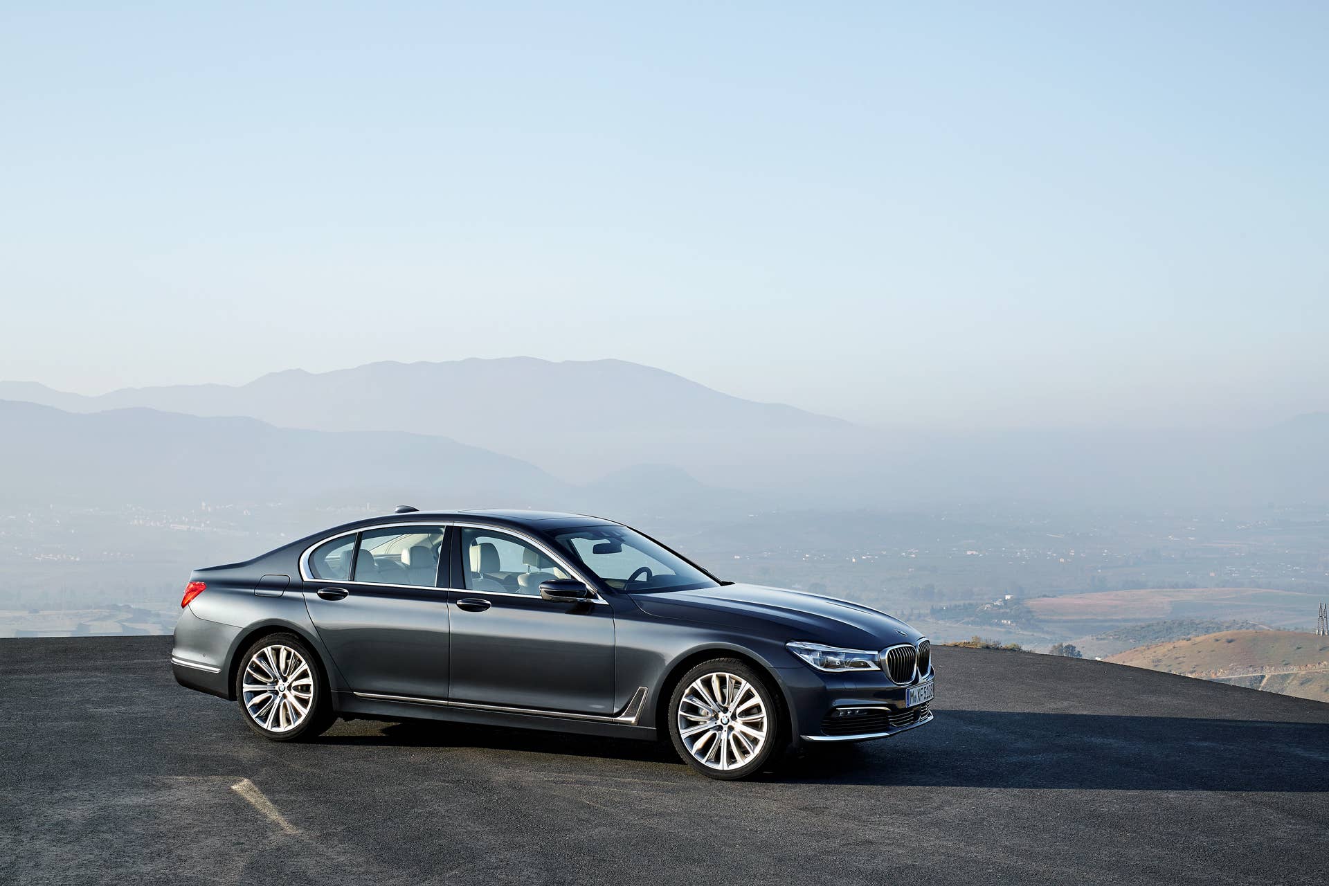 mountain bmw 7 series 2016 view
