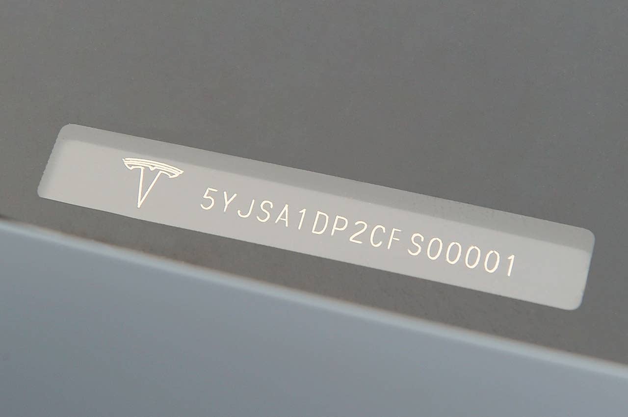 2012 Tesla Model S VIN display