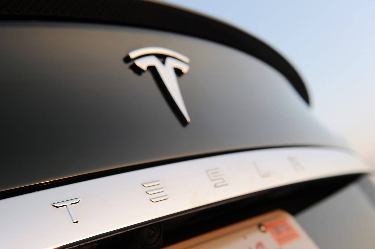 2012 Tesla Model S logo