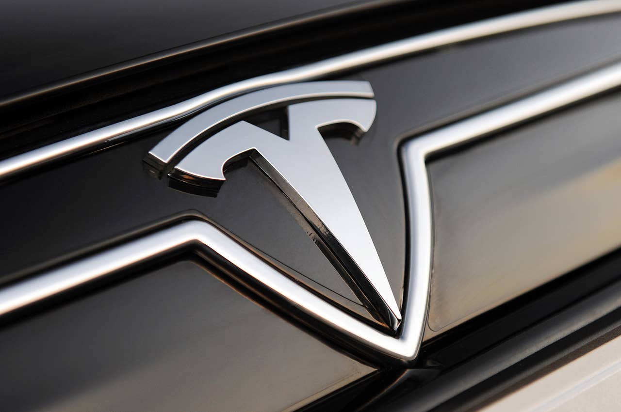 2012 Tesla Model S logo