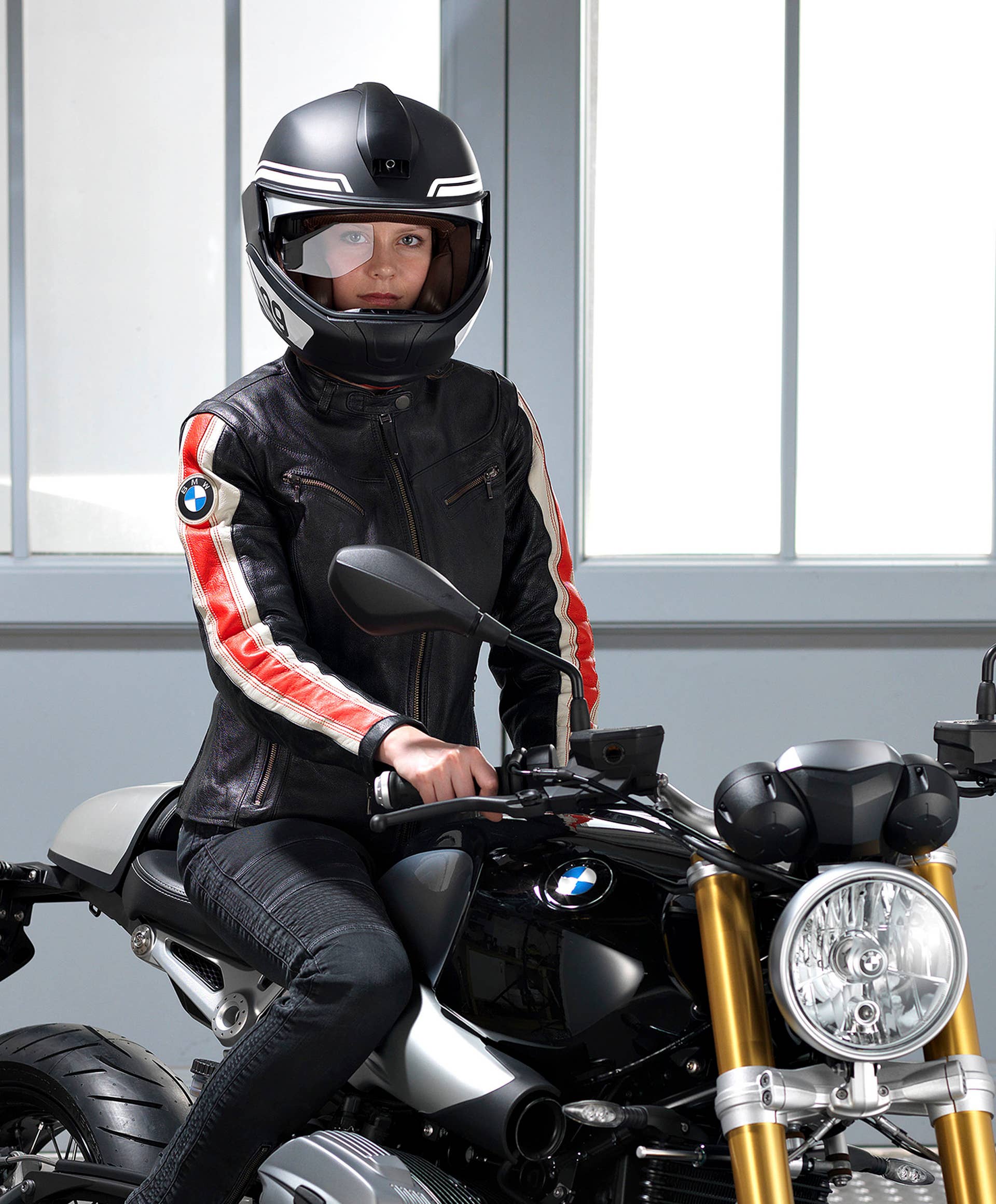 bmw connectedride wearing helmet