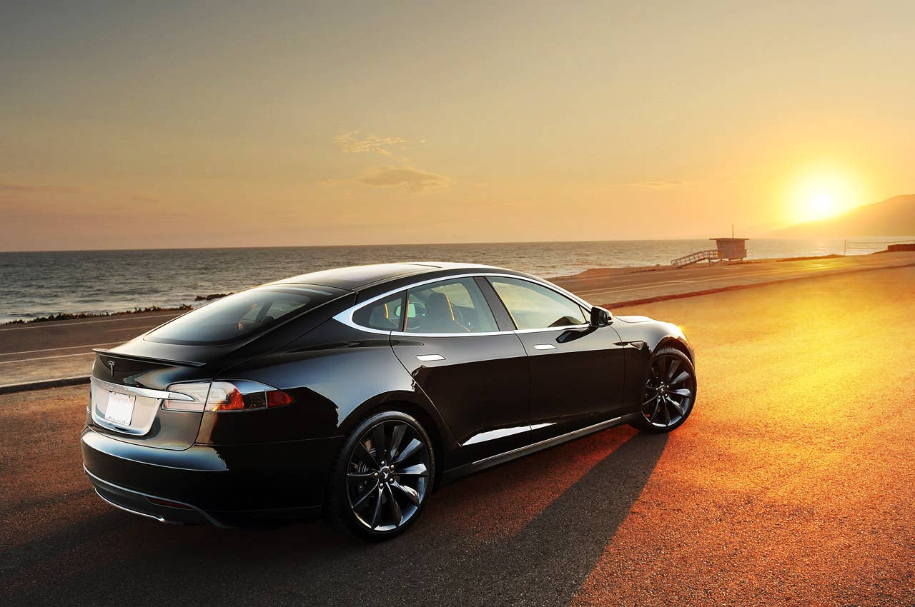 2012 Tesla Model S rear 3/4 view