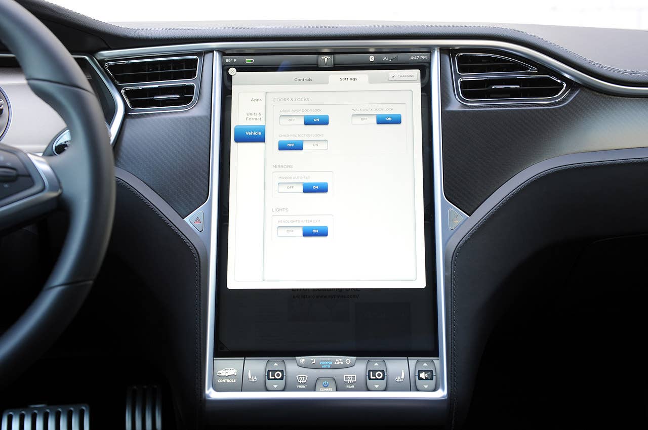 2012 Tesla Model S touch screen