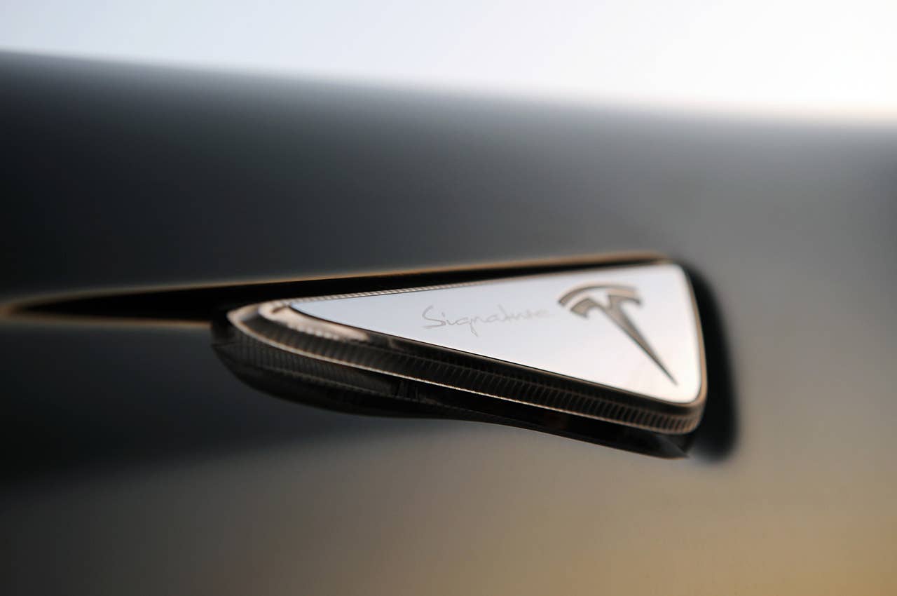 2012 Tesla Model S side marker