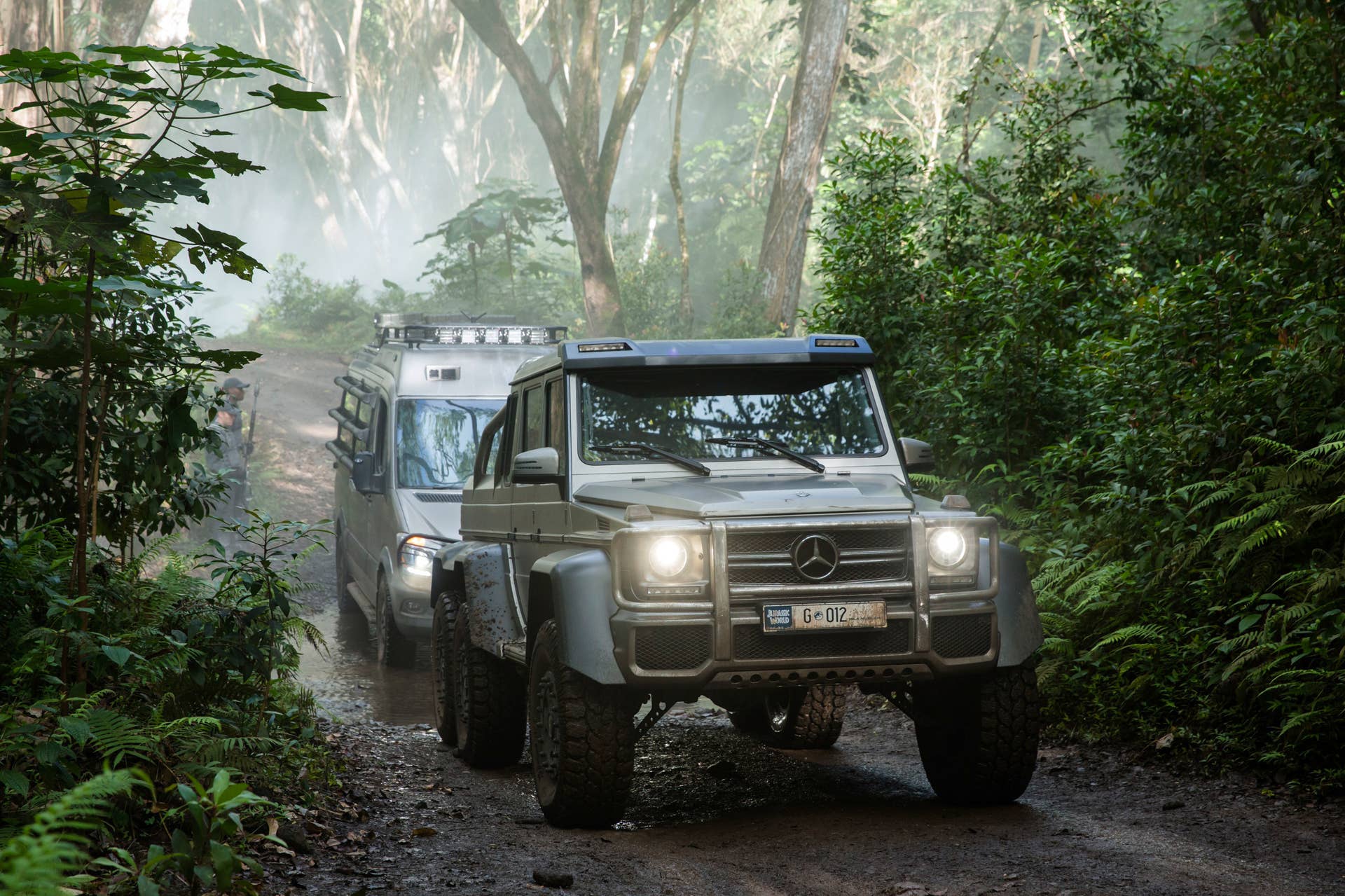 silver mercedes g63 amg 6x6 in jurassic world