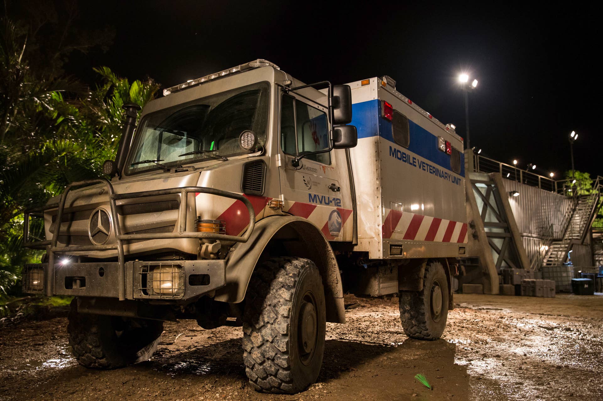mercedes unimog in jurassic world